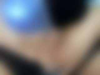 thickfreakylatina's Live Sex Cam Show