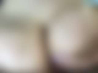 thickfreakylatina's Live Sex Cam Show