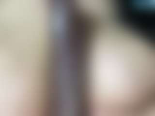 thickfreakylatina's Live Sex Cam Show