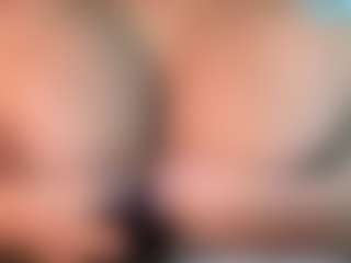 thickfreakylatina's Live Sex Cam Show