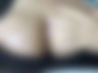 thickfreakylatina's Live Sex Cam Show