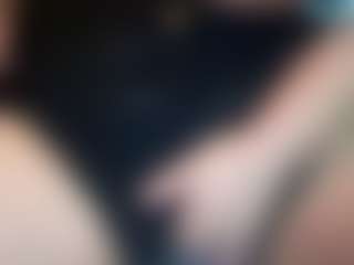 thickfreakylatina's Live Sex Cam Show