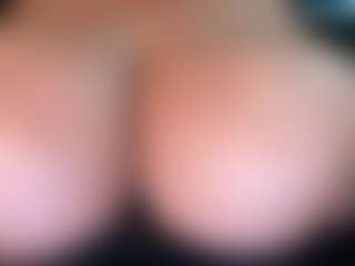 thickfreakylatina's Live Sex Cam Show