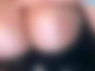thickfreakylatina's Live Sex Cam Show