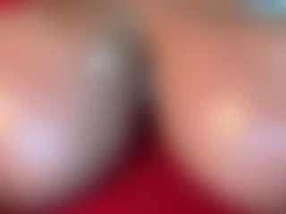 thickfreakylatina's Live Sex Cam Show