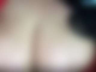 thickfreakylatina's Live Sex Cam Show