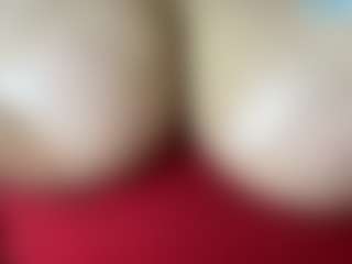 thickfreakylatina's Live Sex Cam Show