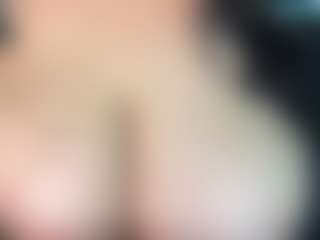 thickfreakylatina's Live Sex Cam Show