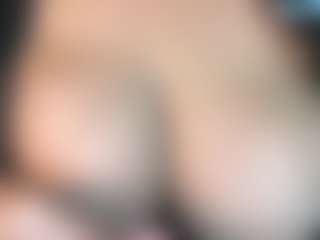 thickfreakylatina's Live Sex Cam Show