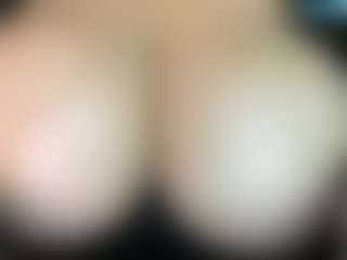 thickfreakylatina's Live Sex Cam Show