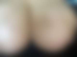 thickfreakylatina's Live Sex Cam Show