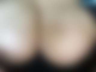 thickfreakylatina's Live Sex Cam Show