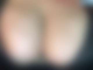 thickfreakylatina's Live Sex Cam Show