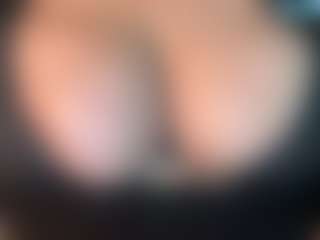 thickfreakylatina's Live Sex Cam Show