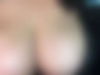 thickfreakylatina's Live Sex Cam Show