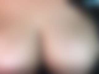 thickfreakylatina's Live Sex Cam Show
