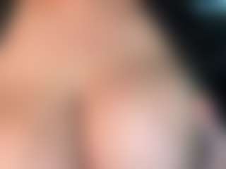 thickfreakylatina's Live Sex Cam Show