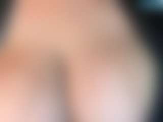 thickfreakylatina's Live Sex Cam Show