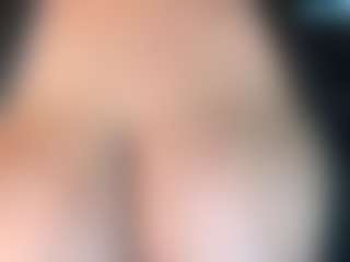 thickfreakylatina's Live Sex Cam Show