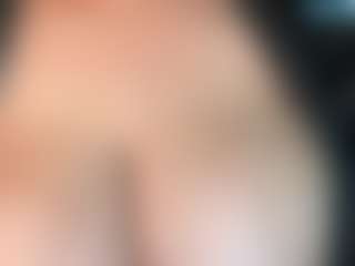 thickfreakylatina's Live Sex Cam Show