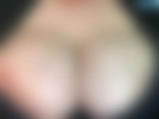 thickfreakylatina's Live Sex Cam Show