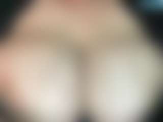 thickfreakylatina's Live Sex Cam Show