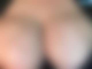 thickfreakylatina's Live Sex Cam Show