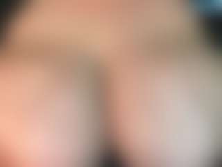 thickfreakylatina's Live Sex Cam Show