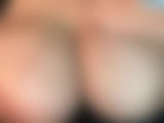 thickfreakylatina's Live Sex Cam Show