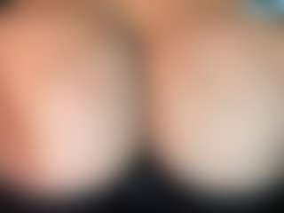 thickfreakylatina's Live Sex Cam Show
