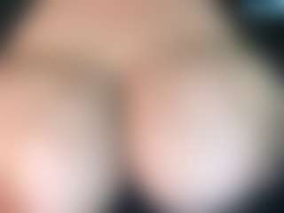 thickfreakylatina's Live Sex Cam Show