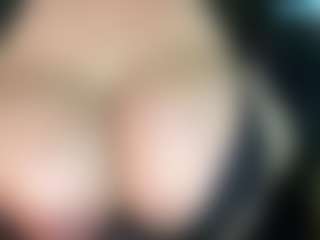 thickfreakylatina's Live Sex Cam Show