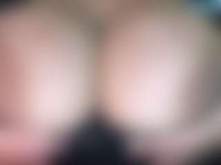 thickfreakylatina's Live Sex Cam Show