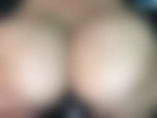 thickfreakylatina's Live Sex Cam Show
