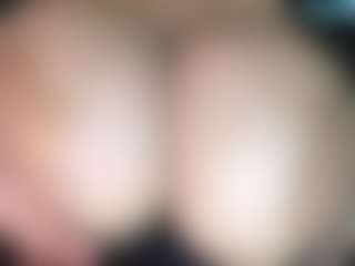 thickfreakylatina's Live Sex Cam Show