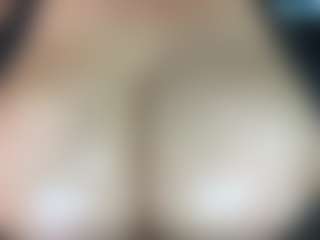 thickfreakylatina's Live Sex Cam Show