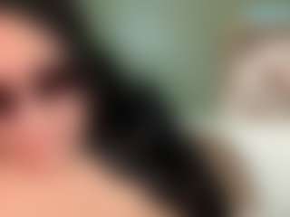 thickfreakylatina's Live Sex Cam Show