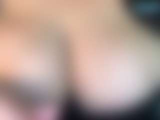 thickfreakylatina's Live Sex Cam Show