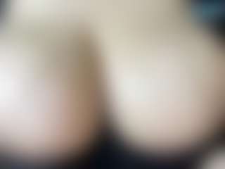 thickfreakylatina's Live Sex Cam Show