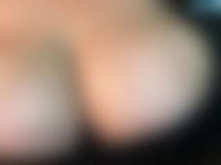thickfreakylatina's Live Sex Cam Show