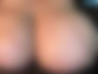 thickfreakylatina's Live Sex Cam Show