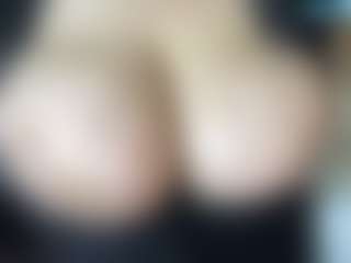 thickfreakylatina's Live Sex Cam Show