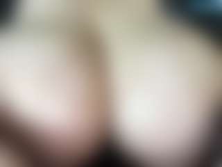 thickfreakylatina's Live Sex Cam Show