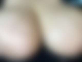 thickfreakylatina's Live Sex Cam Show