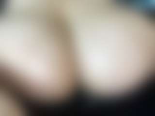 thickfreakylatina's Live Sex Cam Show
