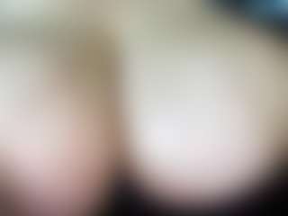 thickfreakylatina's Live Sex Cam Show