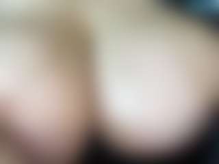 thickfreakylatina's Live Sex Cam Show