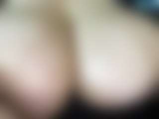 thickfreakylatina's Live Sex Cam Show