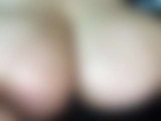 thickfreakylatina's Live Sex Cam Show