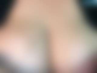 thickfreakylatina's Live Sex Cam Show